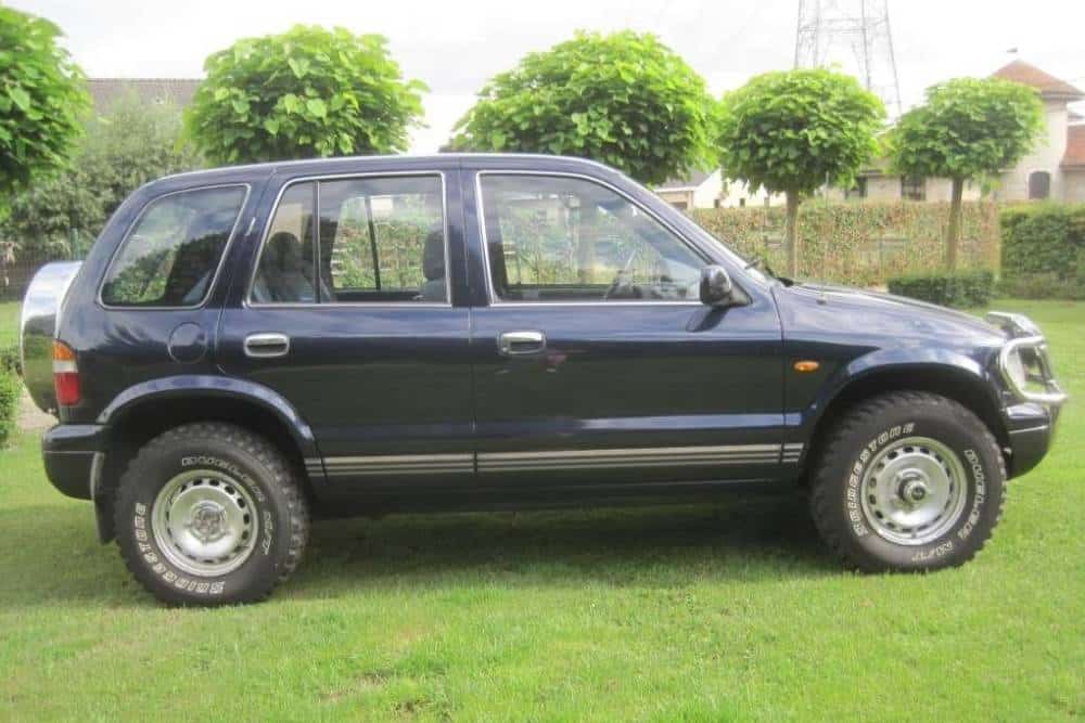 Πολυτελές και ακριβό Kia Sportage του ’95 έτοιμο για περιπέτειες στα δάση