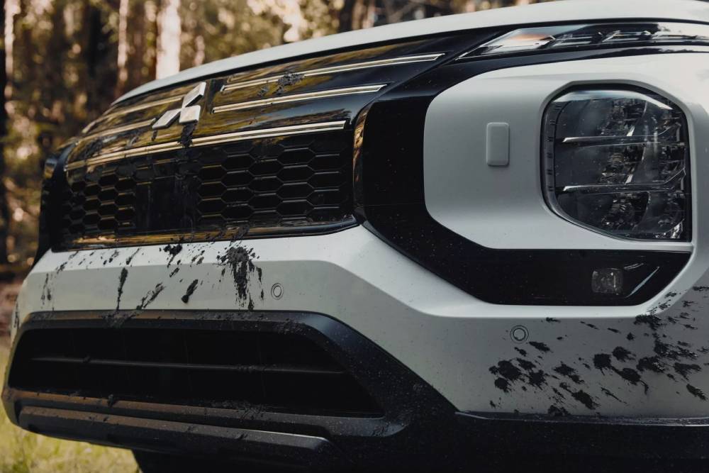 2025-Mitsubishi-Outlander-Trail-Edition-6-2048x136