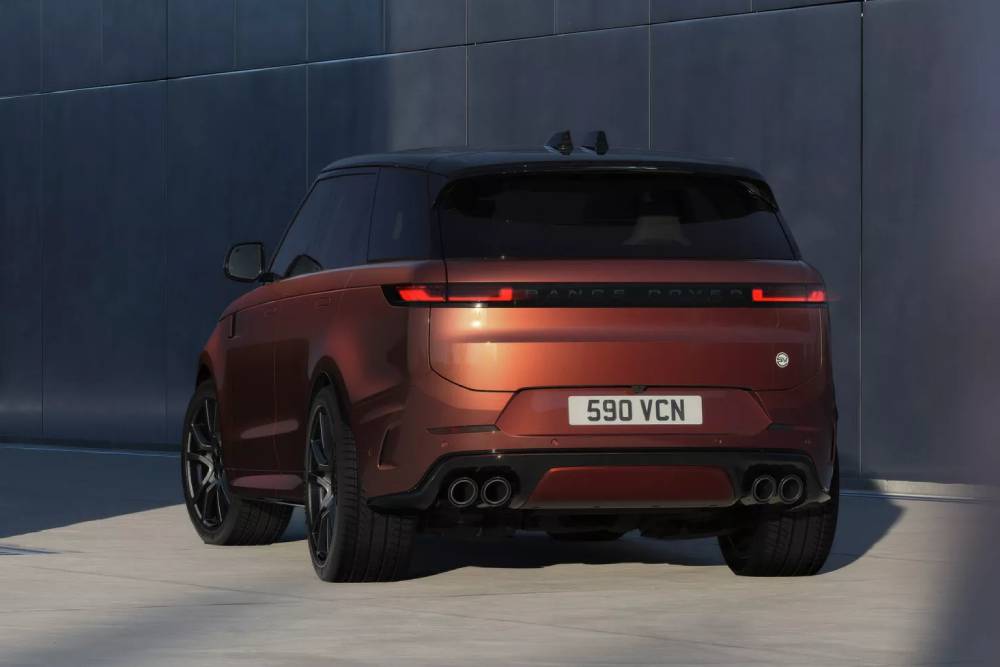 2026-Range-Rover-Sport-SV-Carbon-806-14-2048x1153