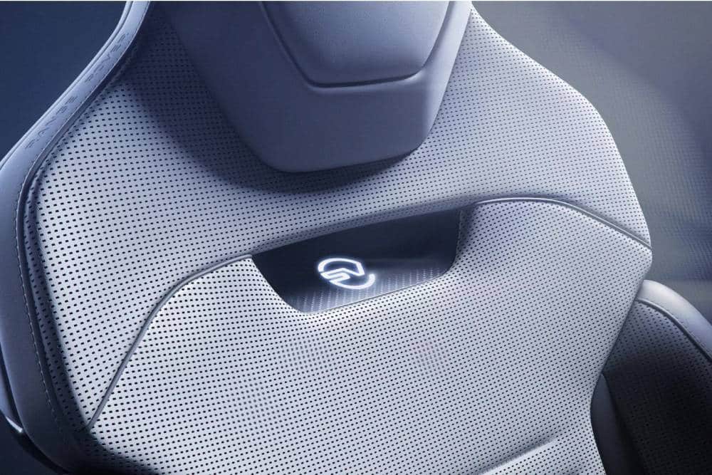2026-Range-Rover-Sport-SV-Carbon-806-17-2048x1152