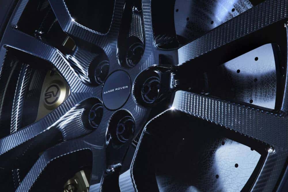Ανανεωμένο Range Rover Sport SV Carbon με ανθρακονημάτινη εμφάνιση