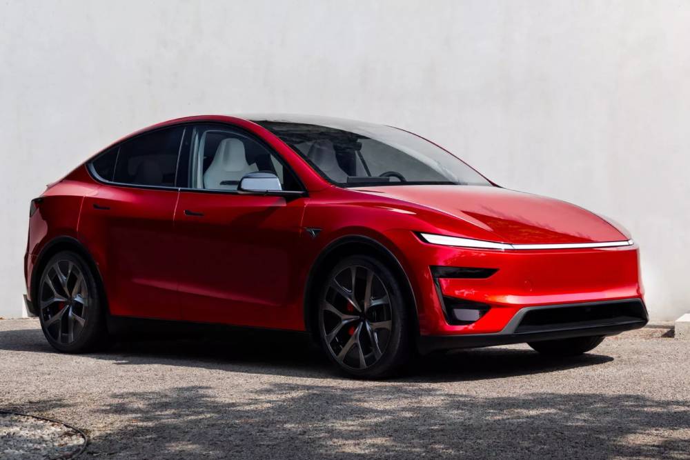 2026-Tesla-Model-Y-Performance-24-copy-2048x1152