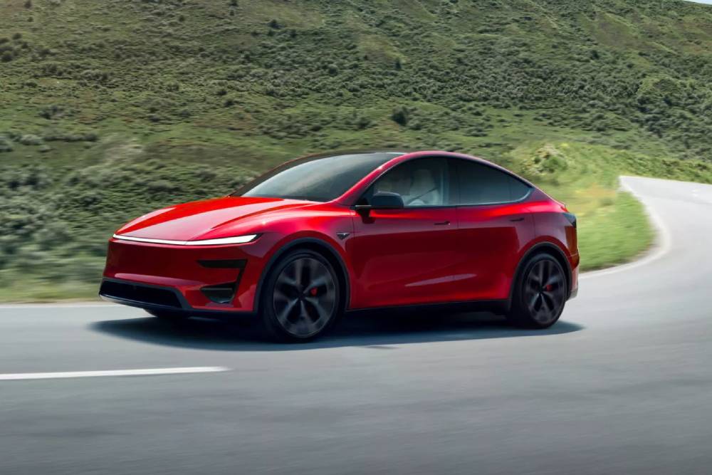 2026-Tesla-Model-Y-Performance-26-2048x1152