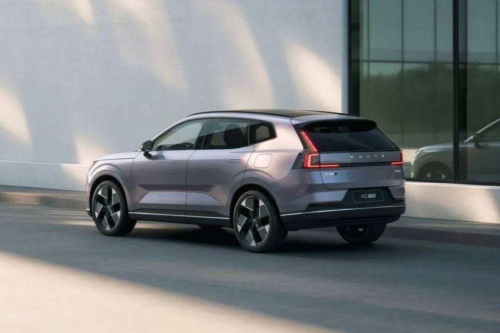 2026-Volvo-XC70-827-12-2048x1536