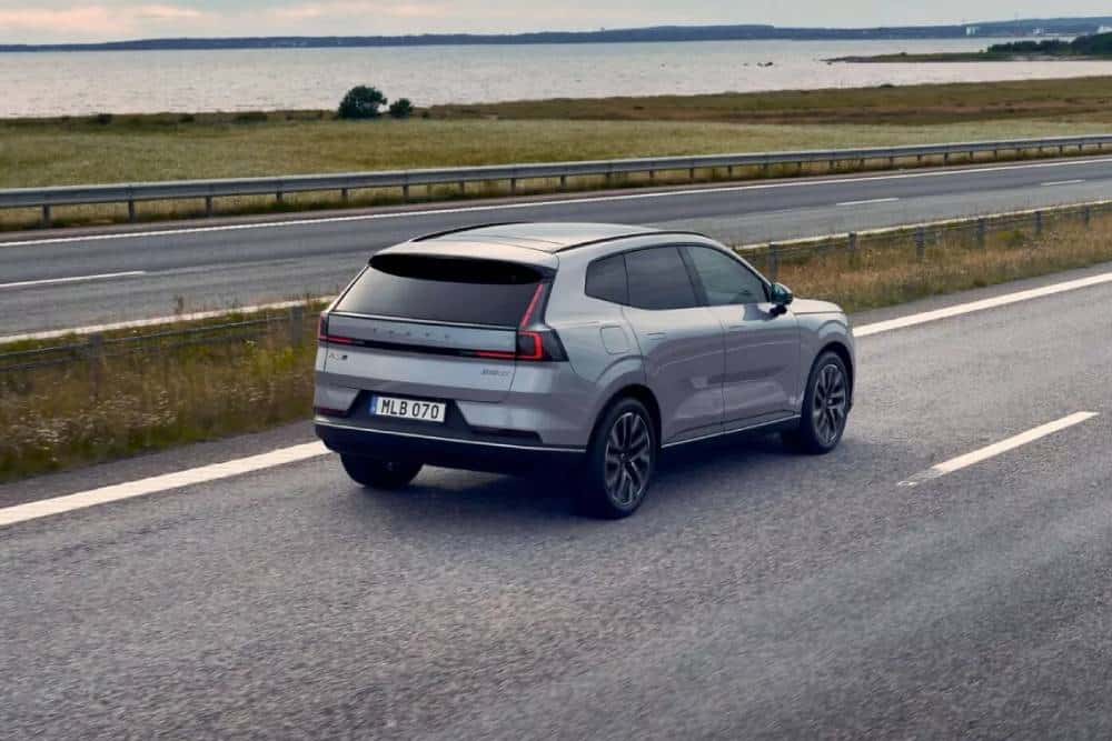 2026-Volvo-XC70-827-36-2048x1366