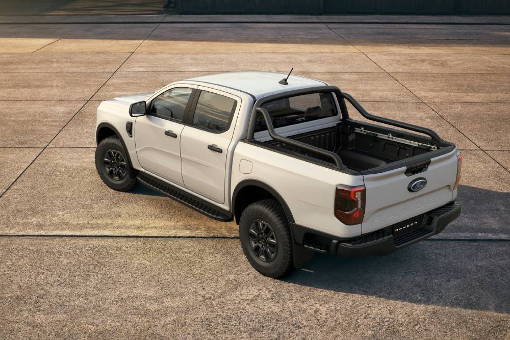 2026-ford-ranger-black-edition-returns-to-the-land (7)