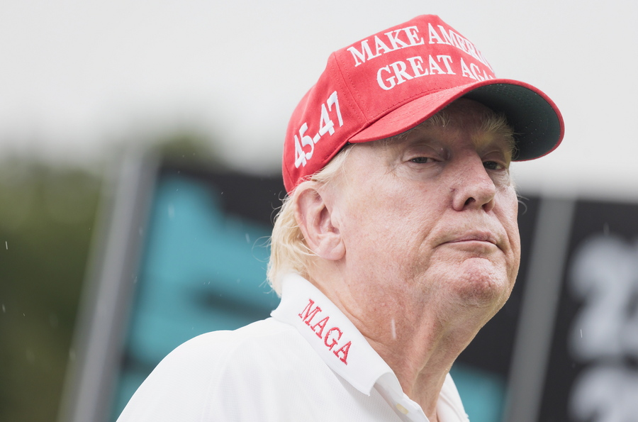 ΗΠΑ: Τα παιδιά των «MAGA» προσπαθούν να «μεταμορφώσουν» τους γονείς τους με βιβλία – «Διαβάστε κάτι εκτός από το Fox News» 9 Ντόναλντ Τραμπ