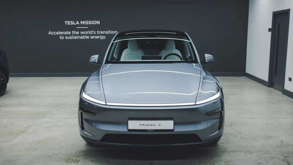 Tesla Model Y 2025