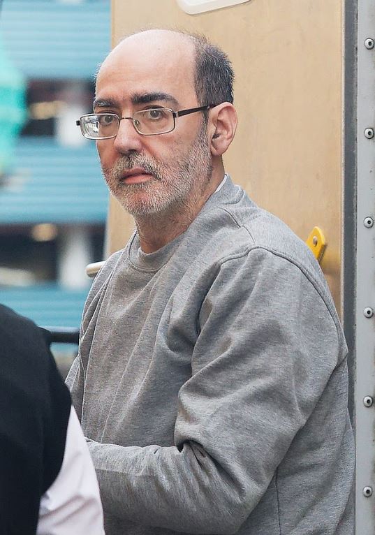 Βρετανία: Ελεύθερος με βραχιολάκι διευθυντής σχολείου που επιτέθηκε σε συνάδελφο λόγω ερωτικής αντιζηλίας