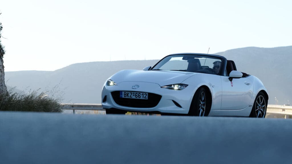 Τα μικρά roadster παραμένουν δημοφιλή: Το MX-5 στη διεθνή σκηνή 5 Mazda MX-5 1.5 100th Anniversary δοκιμή