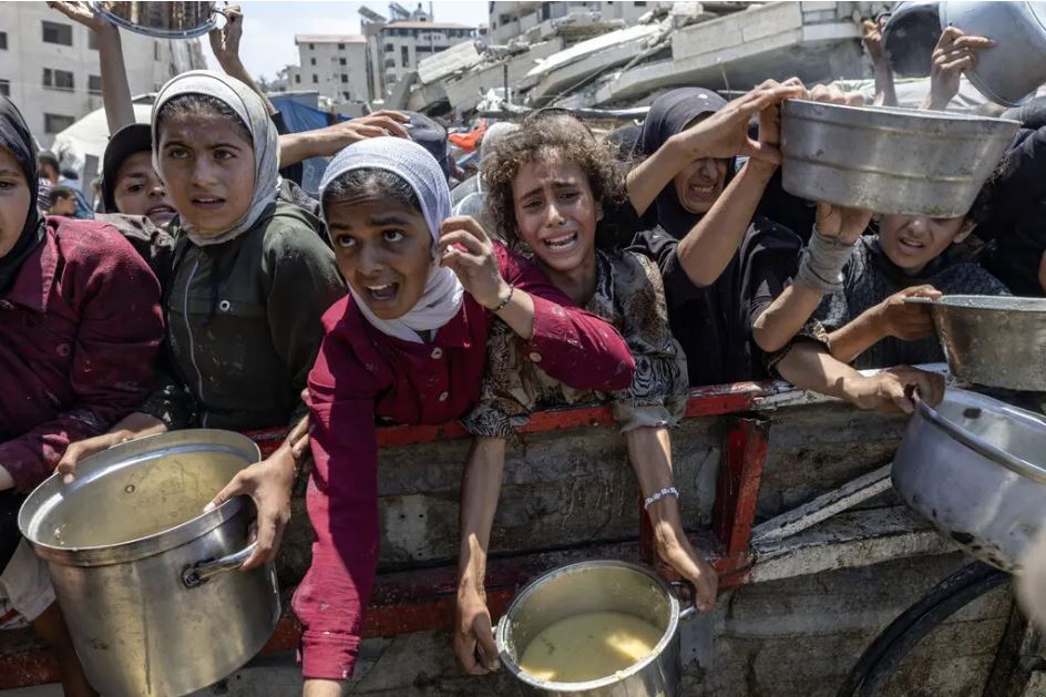 «Χωρίς τροφή, εκπαίδευση και οικογένεια»: Έρευνα των New York Times για την καθημερινότητα των παιδιών στη Γάζα υπό πόλεμο