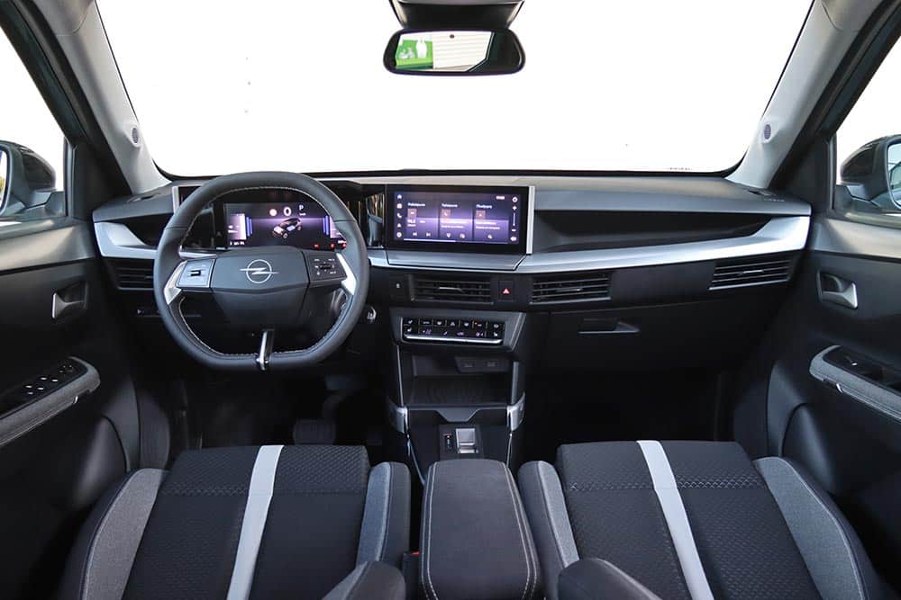 Opel Frontera 1.2 Hybrid 145 (16)