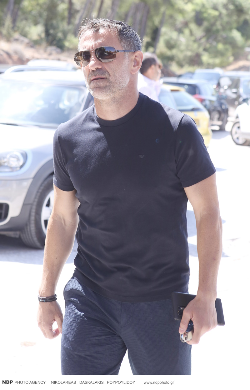Το ύστατο χαίρε στην Αλεξάνδρα Νικολαΐδου – Ράγισαν η μητέρα της και ο σύντροφος της Ντέμης Νικολαΐδης 11 Κηδεία Αλεξάνδρας Νικολαΐδου