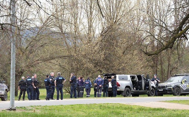 Αυστραλία: Καταδίωξη για τον δράστη που σκότωσε δύο αστυνομικούς – Κρατάει ομήρους την οικογένειά του