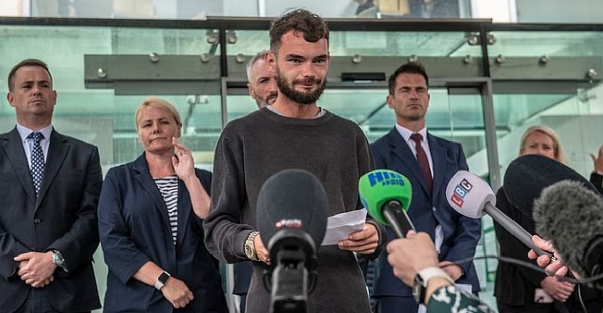 Φρίκη στη Βρετανία: Σατανικό ζευγάρι σκότωσε τον 2χρονο εγγονό τους – «Τον βασάνισαν μέχρι θανάτου»