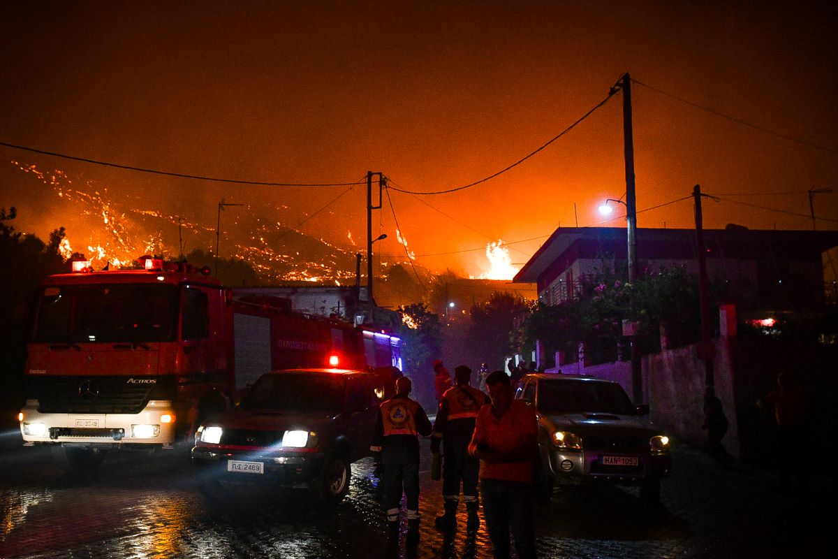 Φωτιά στην περιοχή Χελιδόνι στην Αρχαία Ολυμπία  