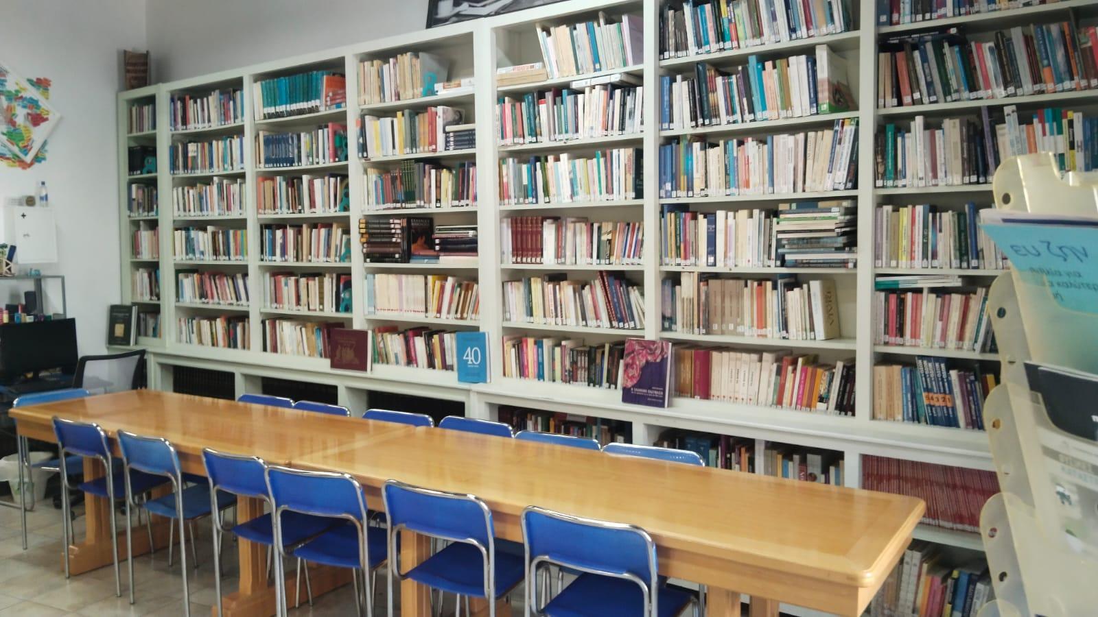 Λέρος: Η δημοτική βιβλιοθήκη του νησιού, ένας ζωντανός θησαυρός κουλτούρας και μάθησης 6 Η δημοτική βιβλιοθήκη της Λέρου