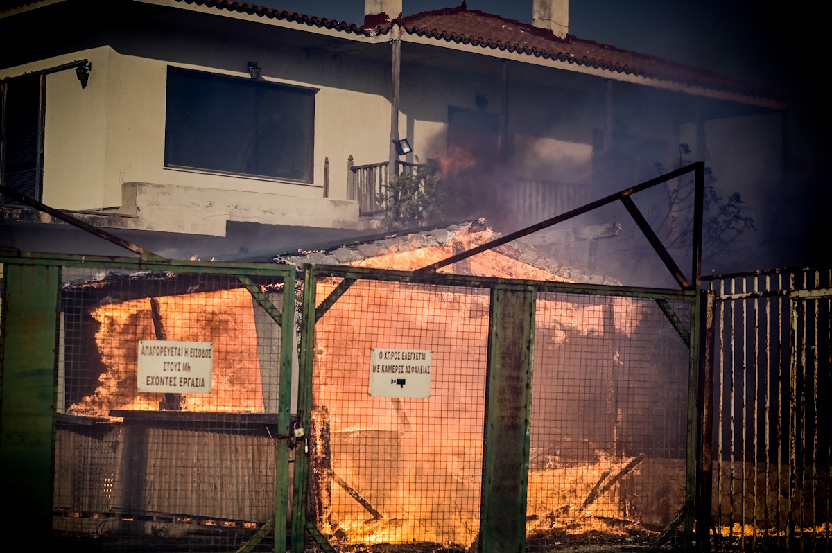 Πυρκαγιά στην Κερατέα: Η φρίκη της φωτιάς μέσα από εικόνες – Κατοικίες και όνειρα έγιναν στάχτη σε δευτερόλεπτα 22 Σπίτι