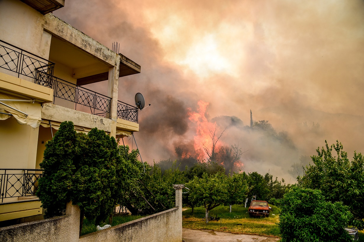 Πυρκαγιά στην Πάτρα: Ειδοποίηση από το 112 για εκκένωση επιπλέον 4 περιοχών – Φλέγεται η Ιερά Μονή Αγίου Νικολάου Μπάλα 2 Φωτιά στην Πάτρα