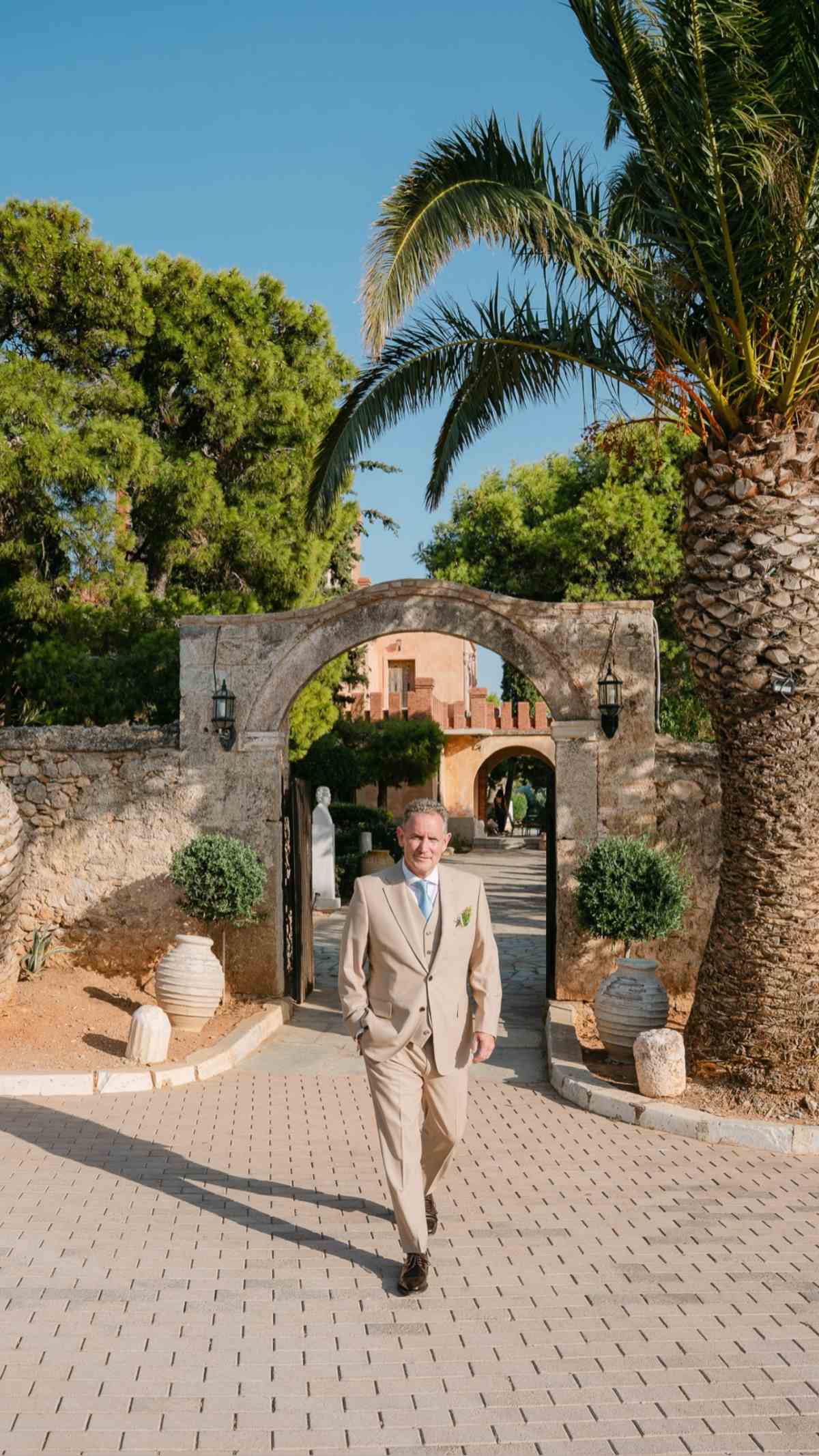 Ο γάμος της Μαρίας Θωμά και του Ian Holmes