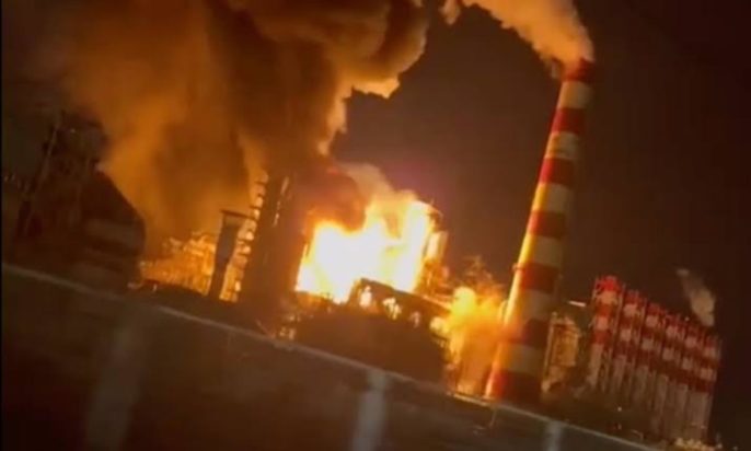Ρωσία: Ουκρανικές επιθέσεις πυρπολούν διυλιστήρια και τερματικούς σταθμούς – ΒΙΝΤΕΟ