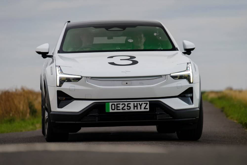 polestar-3-shreds-the-ev-range-anxiety-with-a-worl (8)