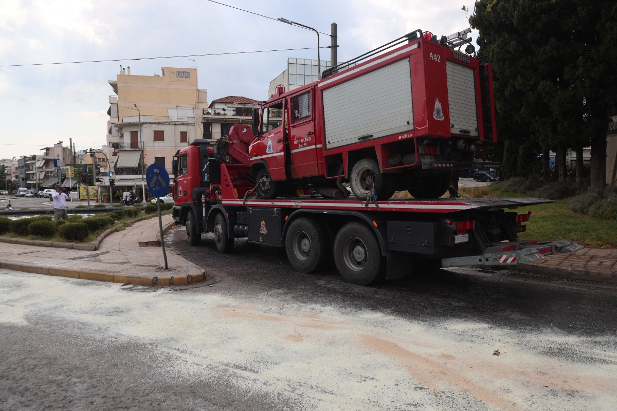 Νέα Χαλκηδόνα: Σύγκρουση με πυροσβεστικό όχημα – Ένας πυροσβέστης στο νοσοκομείο