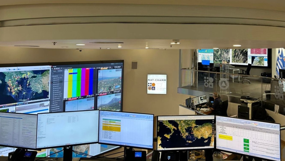 Μέσα στο «war room» της Πολιτικής Προστασίας: Πώς διαχειρίζονται τις πυρκαγιές πανελλαδικά 8 Μέσα στο «war room» της Πολιτικής Προστασίας: Πώς διαχειρίζονται τις πυρκαγιές πανελλαδικά