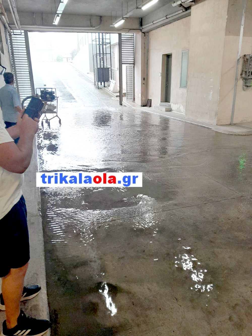 Νοσοκομείο Τρικάλων: Το υπόγειο κατακλύστηκε από ξαφνική καταιγίδα – Εικόνες ντροπής 2 Πλημμύρισε το υπόγειο του νοσοκομείου
