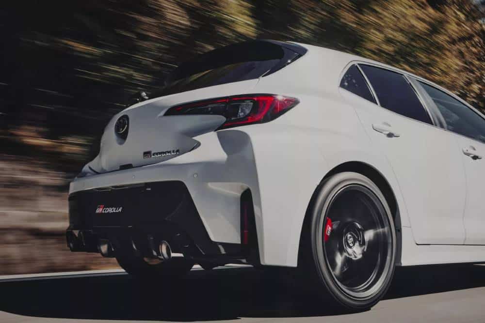 2026-Toyota-GR-Corolla-Japan-8-2048x1366