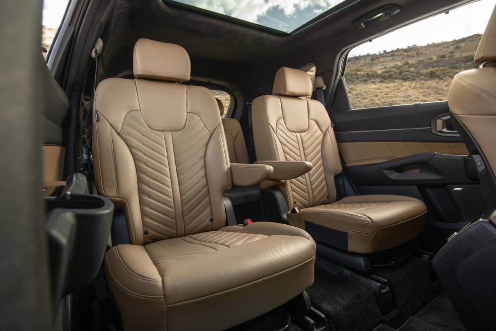 2026-kia-sorento-rolls-out-with-more-standard-equi (6)