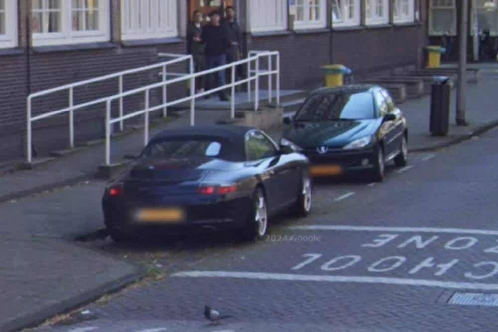 Abandoned-Porsche-911-Google-Maps-2-2048x1153