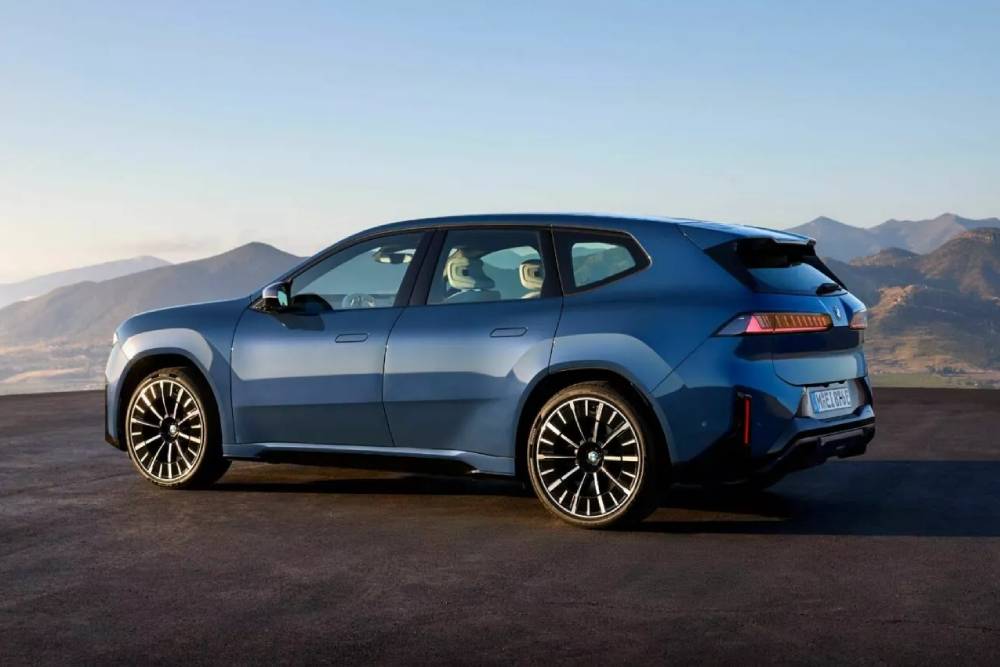 BMW-iX3-25-2048x1366