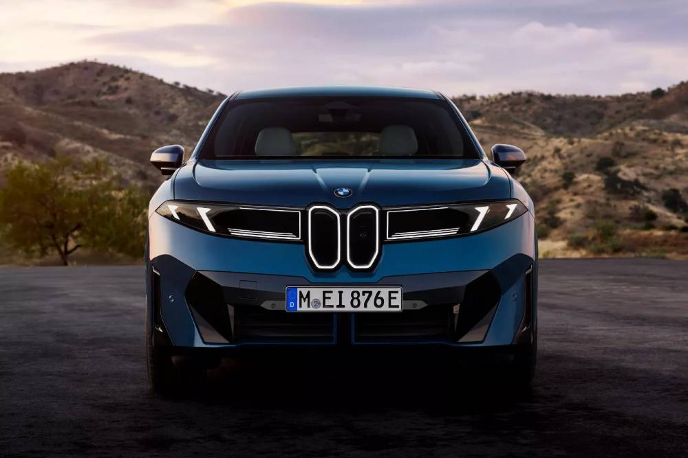 BMW-iX3-29
