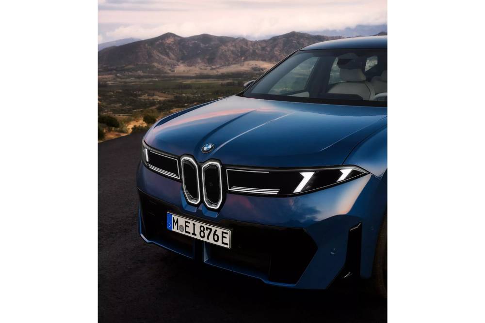 BMW-iX3-38