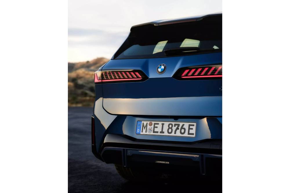 BMW-iX3-39