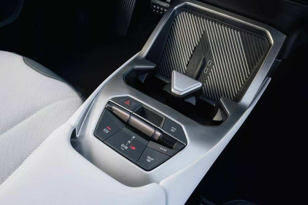 BMW-iX3-52-2048x1366