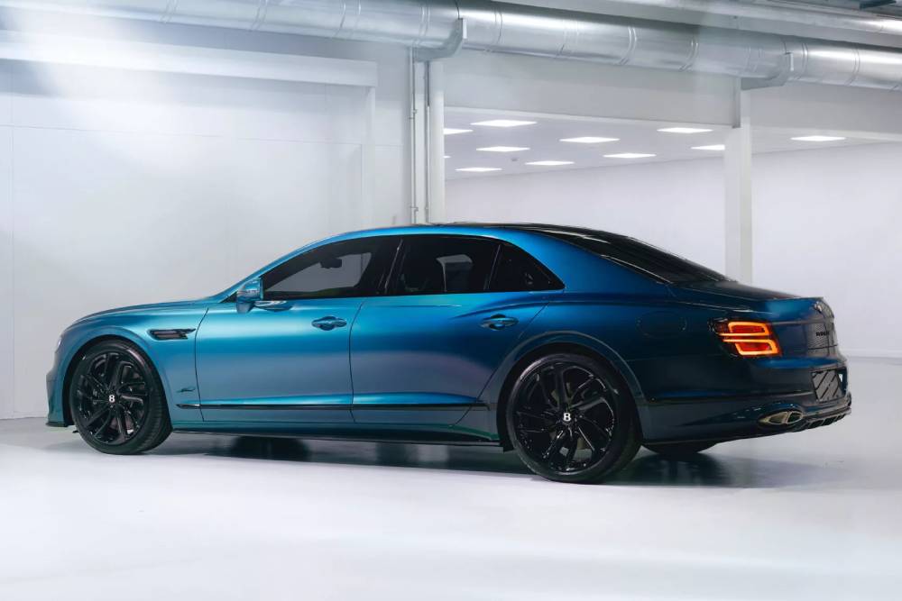 Bentley-Flying-Spur-ombre-918-2-2048x1366