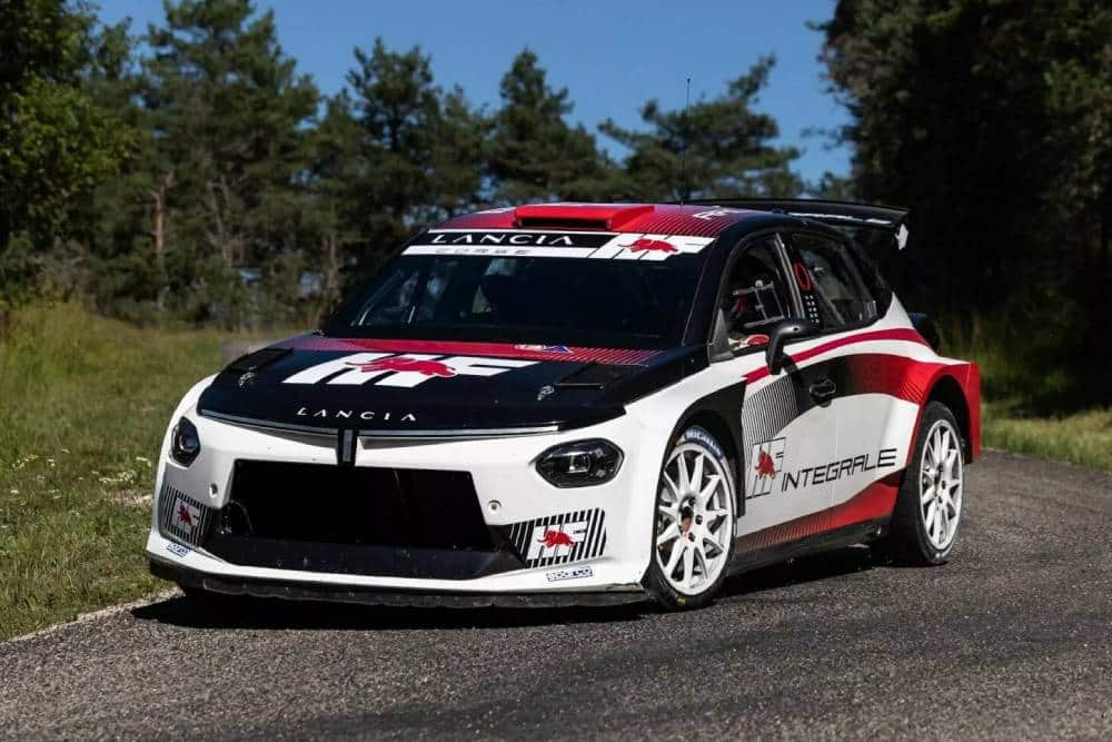 Lancia-Ypsilon-Rally2-HF-Integrale-4-2048x1366
