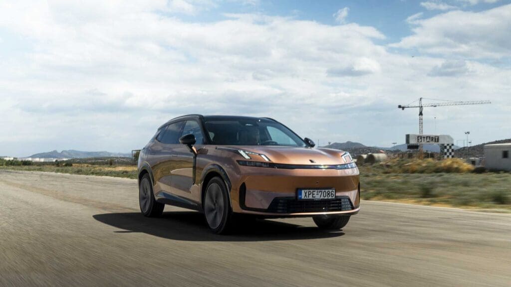 Το υβριδικό Lynk & Co 08 με 345 PS στην πίστα των Μεγάρων