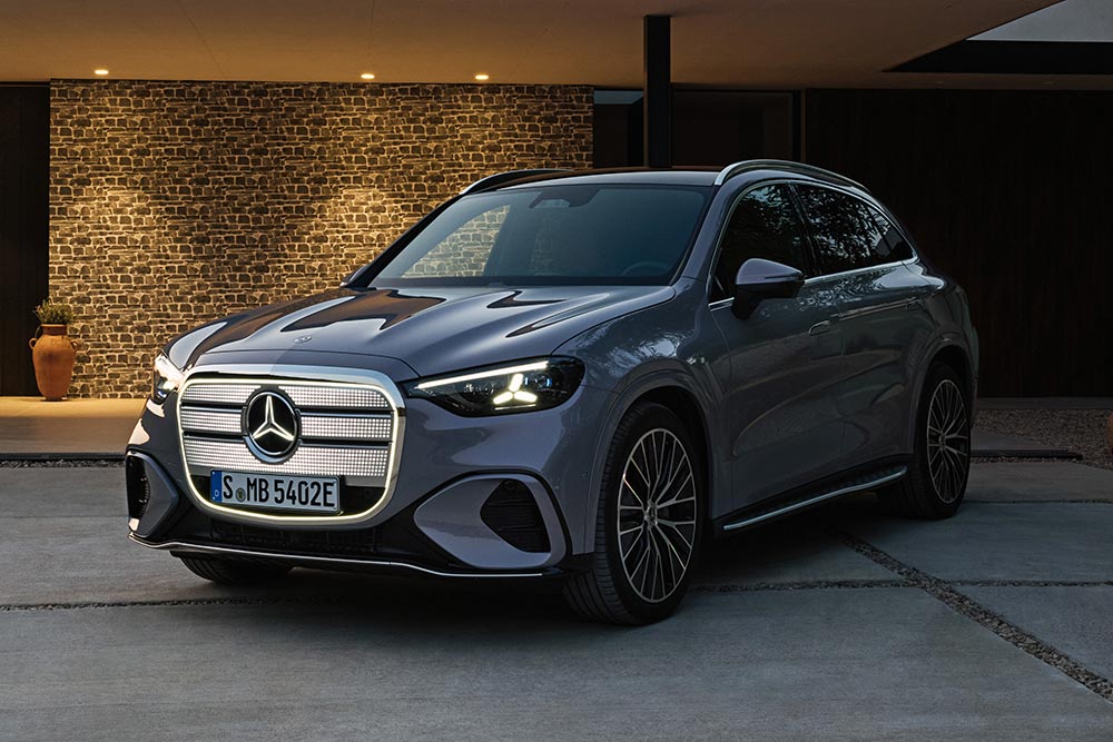 Αποκαλύφθηκε η ανανεωμένη Mercedes-Benz GLC