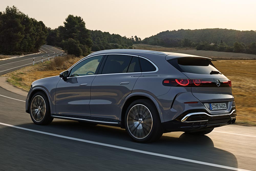 Αποκαλύφθηκε η ανανεωμένη Mercedes-Benz GLC