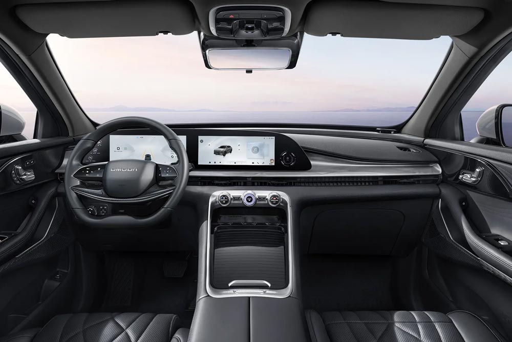 Το καινοτόμο SUV των 605 PS με κατανάλωση μόλις 0,2 λτ. έφτασε στην Ελλάδα