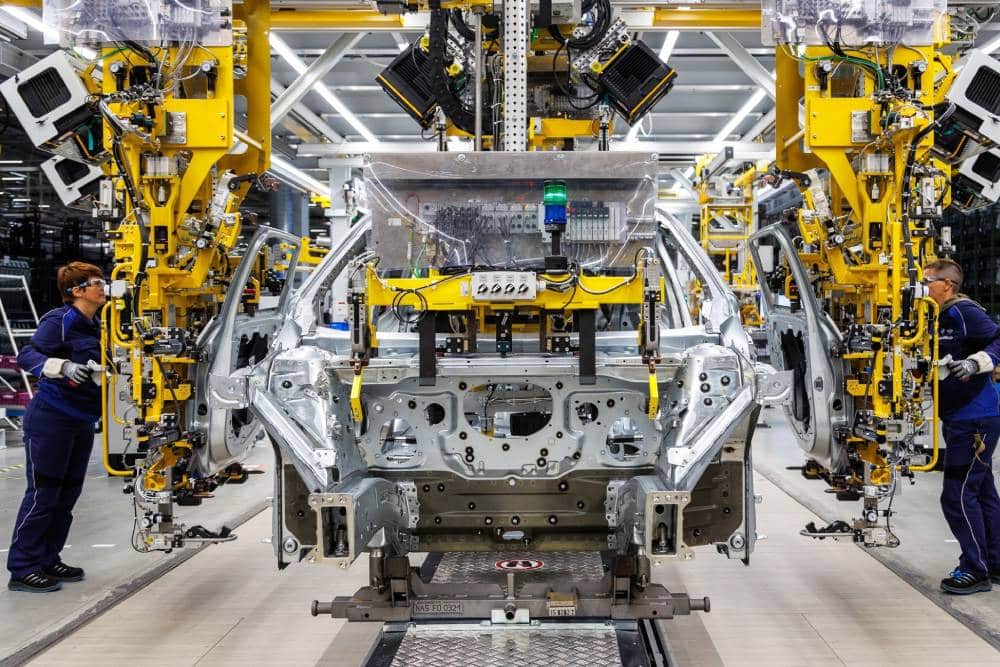 P90617927_lowRes_bmw-group-plant-debr (1)