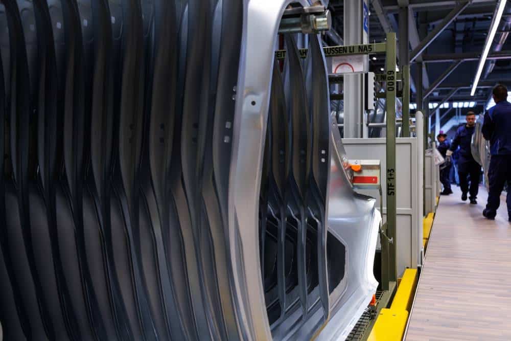 P90618033_lowRes_bmw-group-plant-debr (1)
