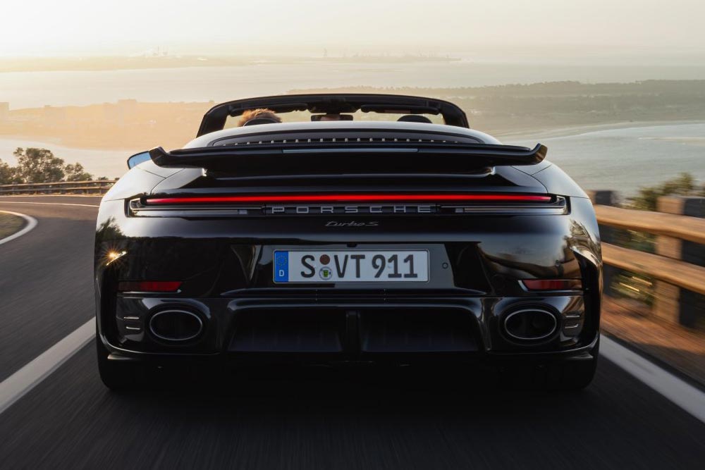 Porsche-911-Turbo-S-(13)