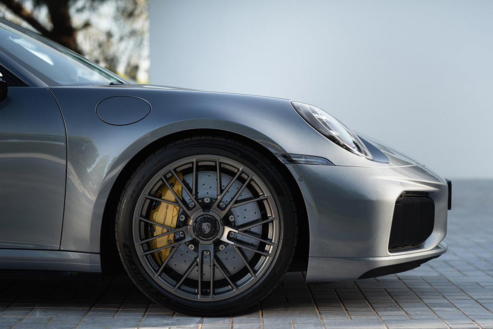 Porsche-911-Turbo-S-(15)