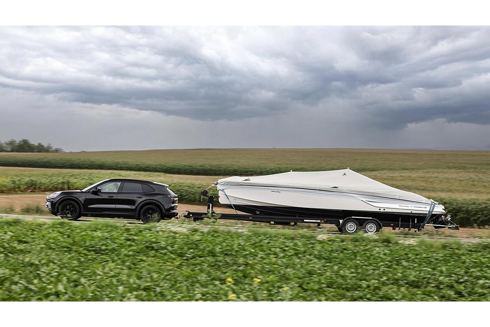 Porsche-Cayenne-Electric-Prototype-(10)