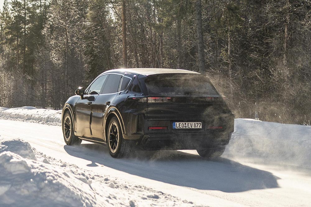 Porsche-Cayenne-Electric-Prototype-(5)