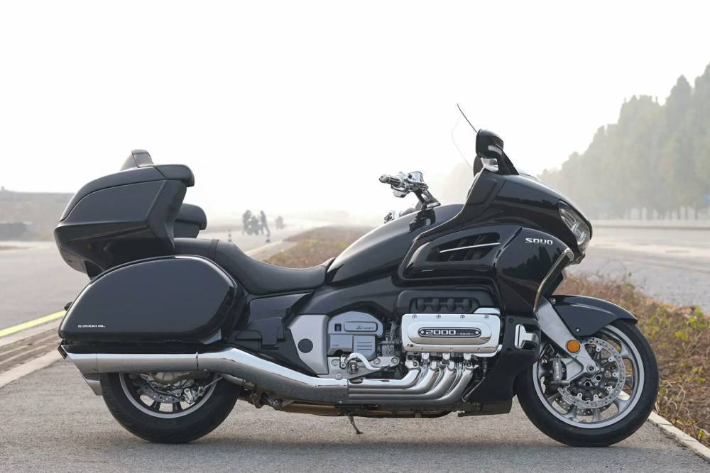 Ο 8κύλινδρος «άνετος αναβάτης» S2000 από την Κίνα